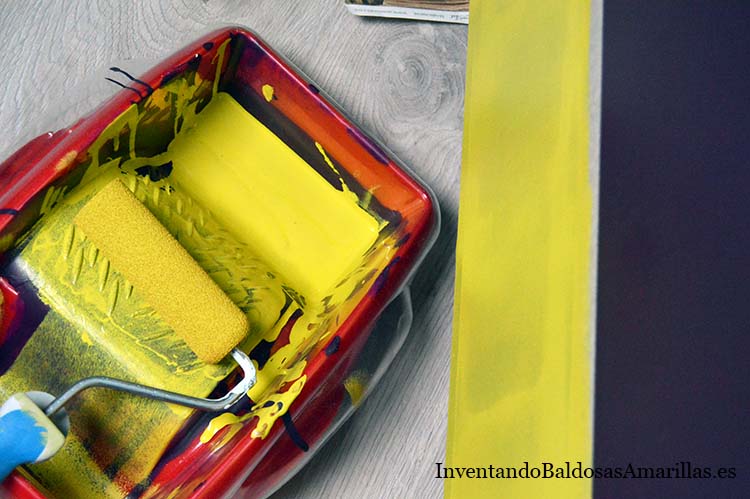 cubeta-plastico-pintar- con-rodillo
