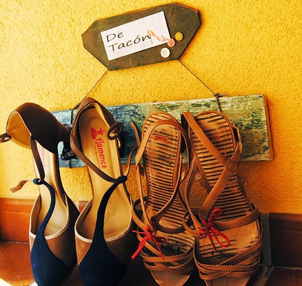 Ordenar zapatos de tacón. Ordenar zapatos de tacón.