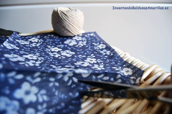 Cortar trozos de servilletas para decorar Decoupage servilletas flores