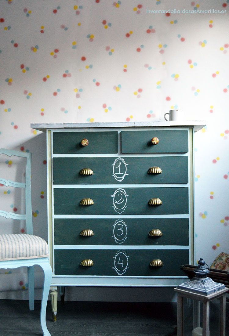 mueble-decorado-con-pintura-de-pizarra