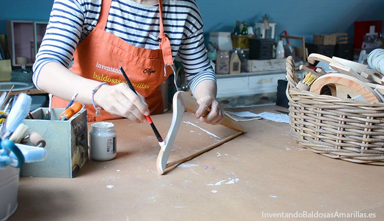 decorar-perchas-pintura