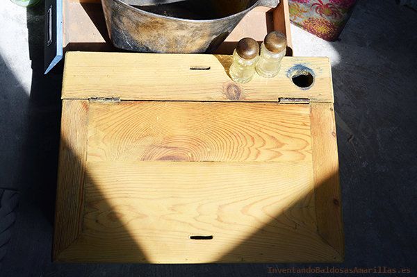 limpiar-pupitre-de-madera limpiar-mueble-antiguo-1