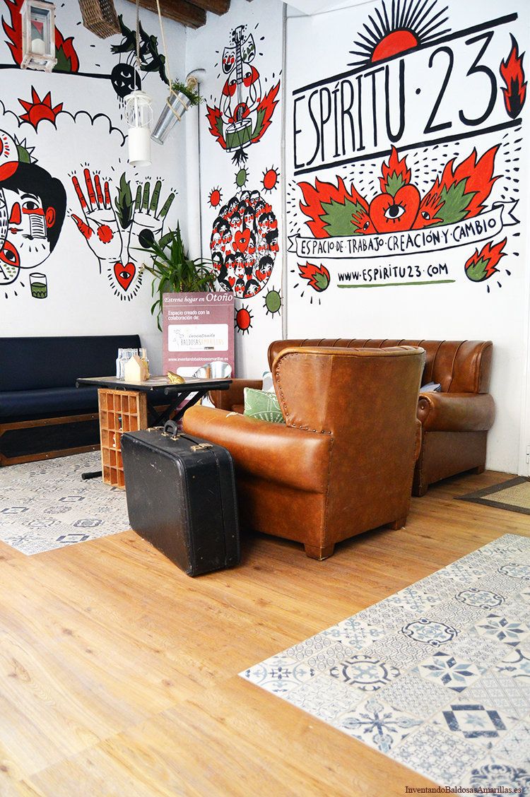 suelo-imitacion-azulejos-antiguos-sillones-vintage