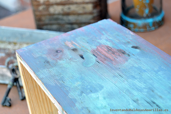 Efecto oxidado en madera pintada